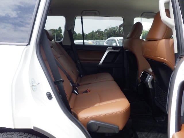 Toyota Land Cruiser Prado 6