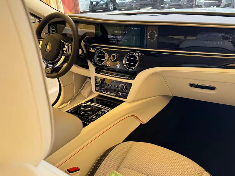 Rolls Royce Spectre 7