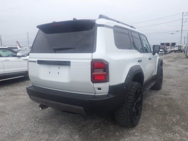 Toyota Land Cruiser LC250 3