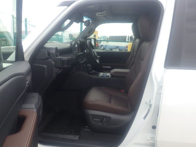 Toyota Land Cruiser LC250 5