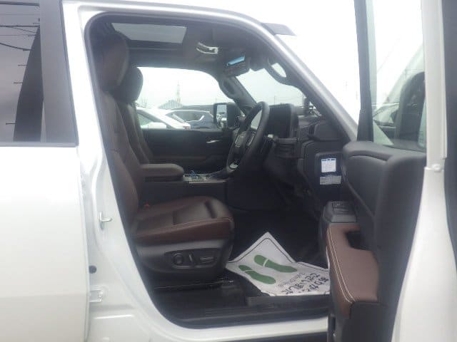 Toyota Land Cruiser LC250 7