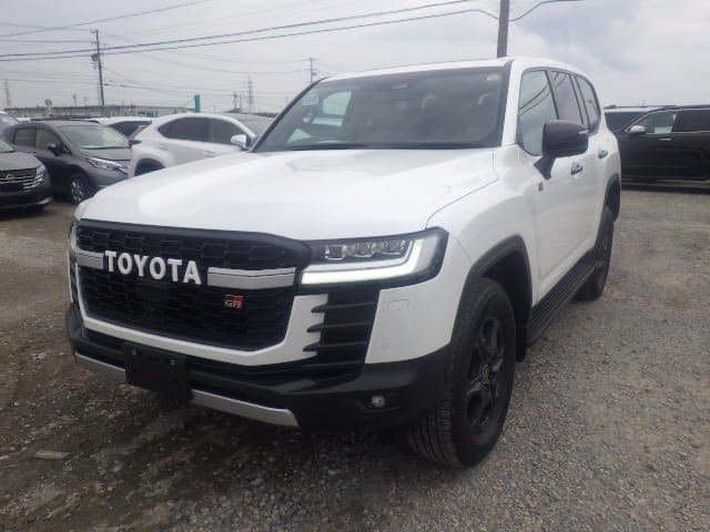 Toyota Land Cruiser LC300 4