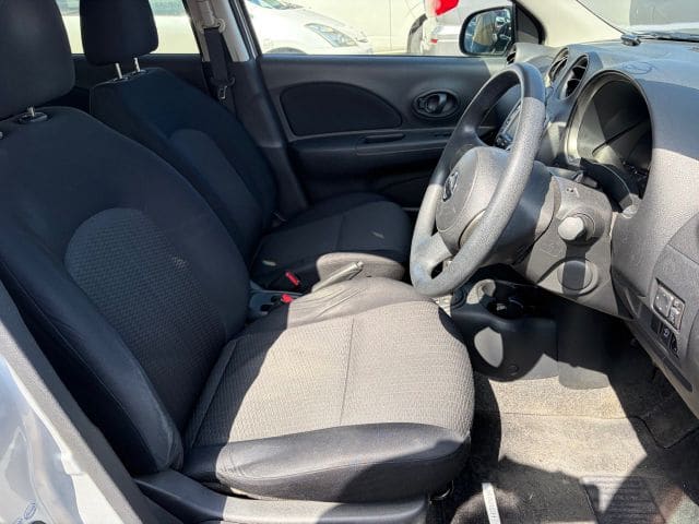 Nissan March 5