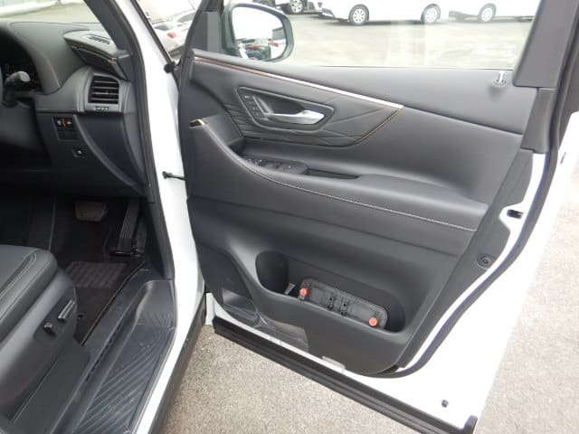 Toyota Alphard 5