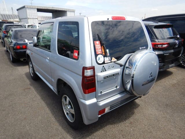 Mitsubishi Pajero Mini 3