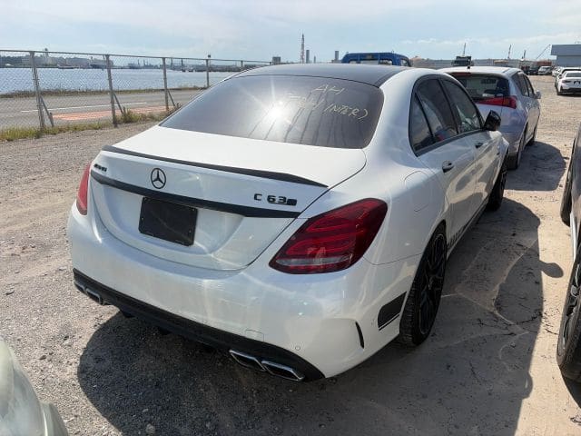 Mercedes Benz AMG C63 4