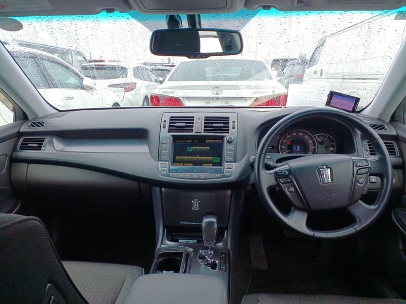Toyota Crown 7