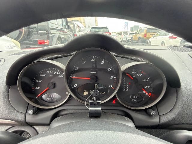 Porsche Cayman 5