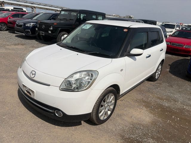 Mazda Verisa 2