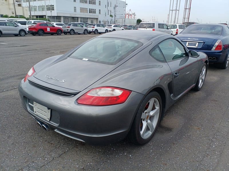 Porsche Cayman 4