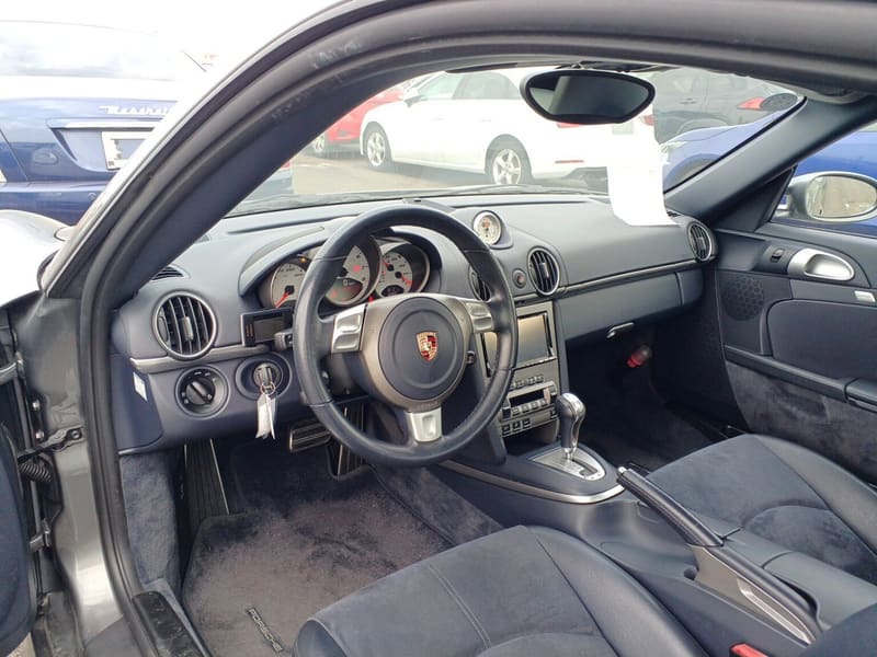 Porsche Cayman 6
