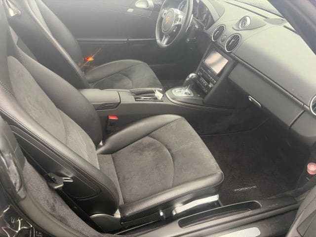 Porsche Cayman 6