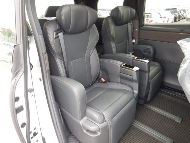 Toyota Vellfire 7
