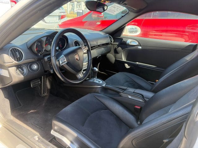Porsche Cayman 6