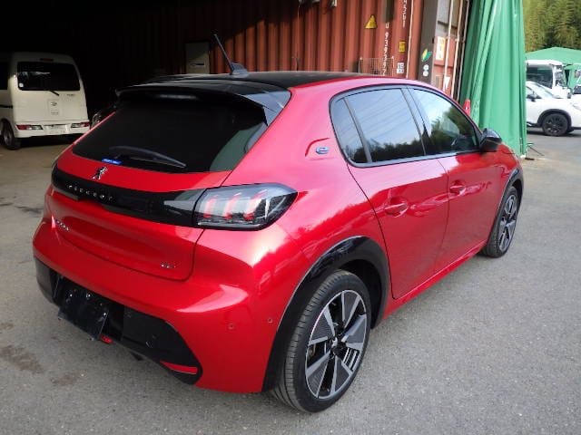 Peugeot E-208 4