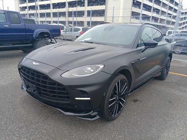 Aston Martin DBX707 2