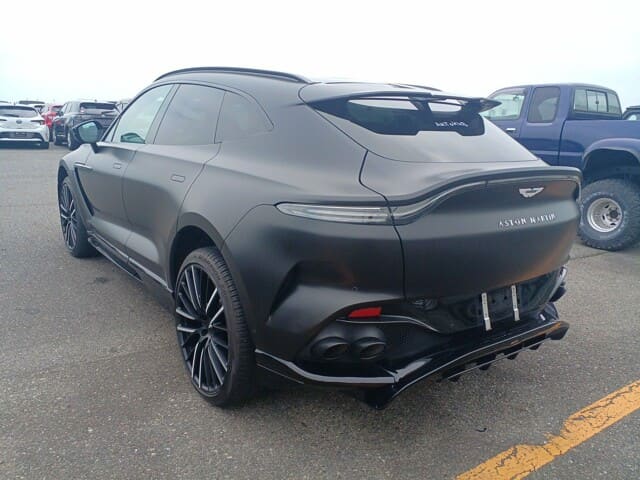 Aston Martin DBX707 4