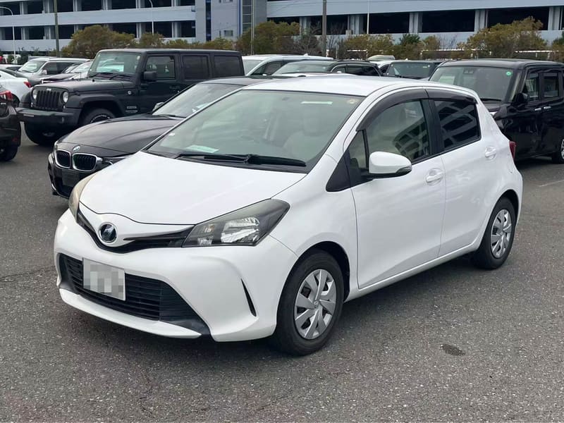 Toyota Vitz 3