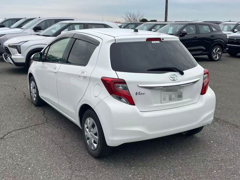 Toyota Vitz 4
