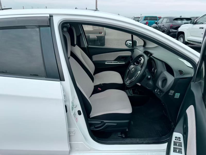 Toyota Vitz 5