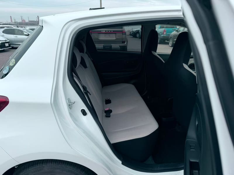 Toyota Vitz 6
