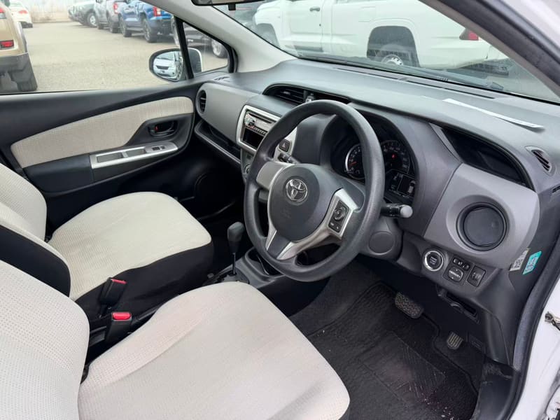 Toyota Vitz 7