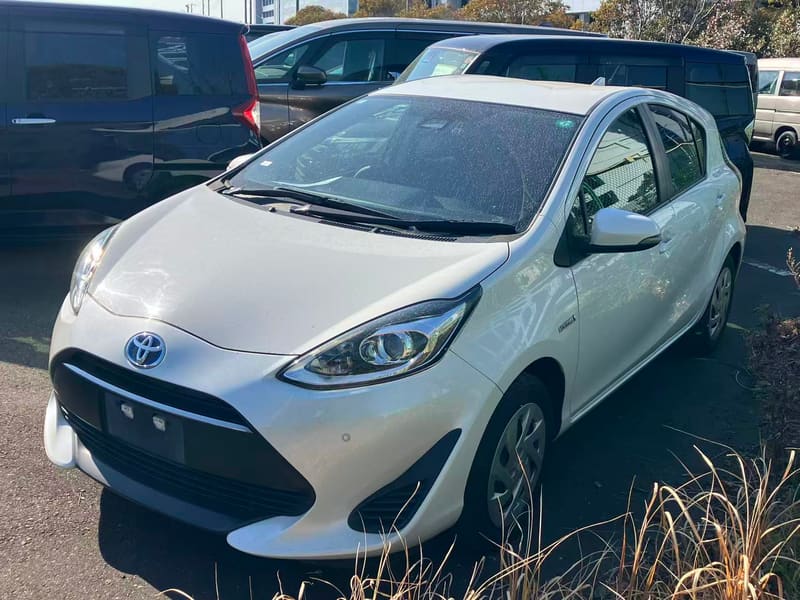 Toyota Aqua 3