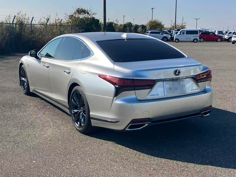 Lexus LS 4