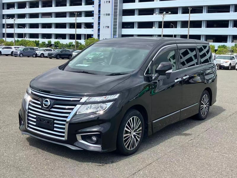 Nissan Elgrand 3