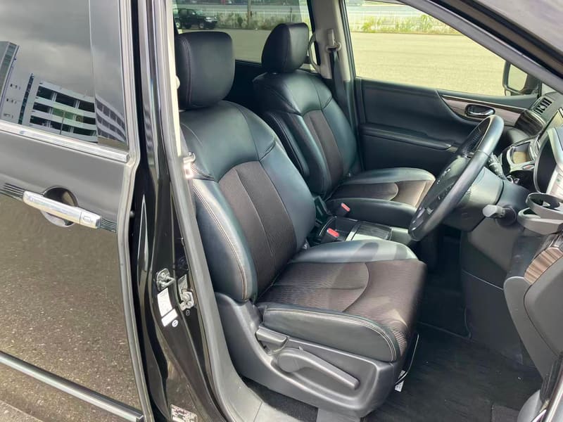 Nissan Elgrand 5