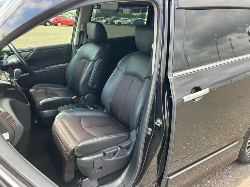 Nissan Elgrand 7