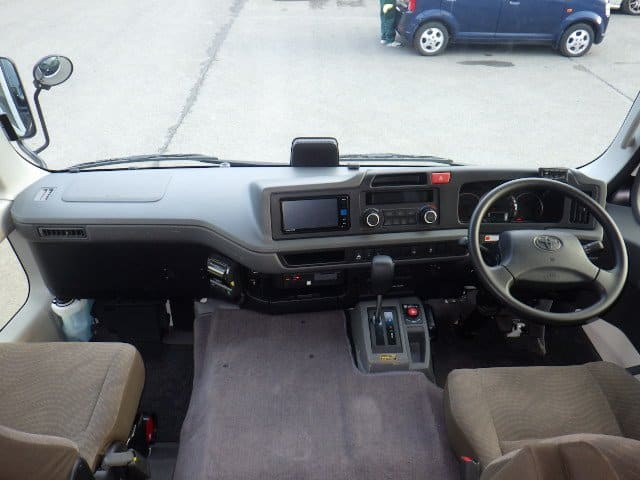 Toyota Coaster 5