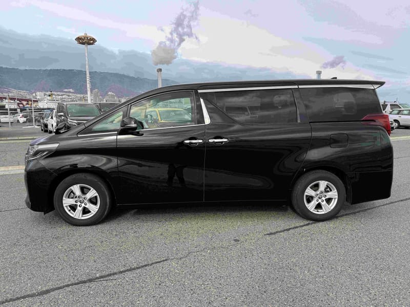 Toyota Alphard 3