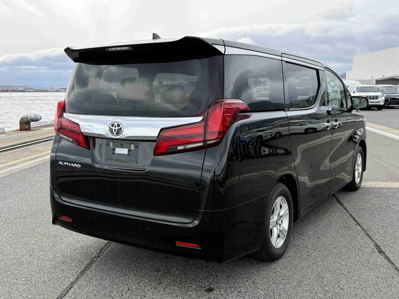 Toyota Alphard 4