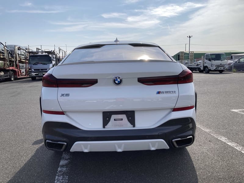 BMW X6 M50i 4