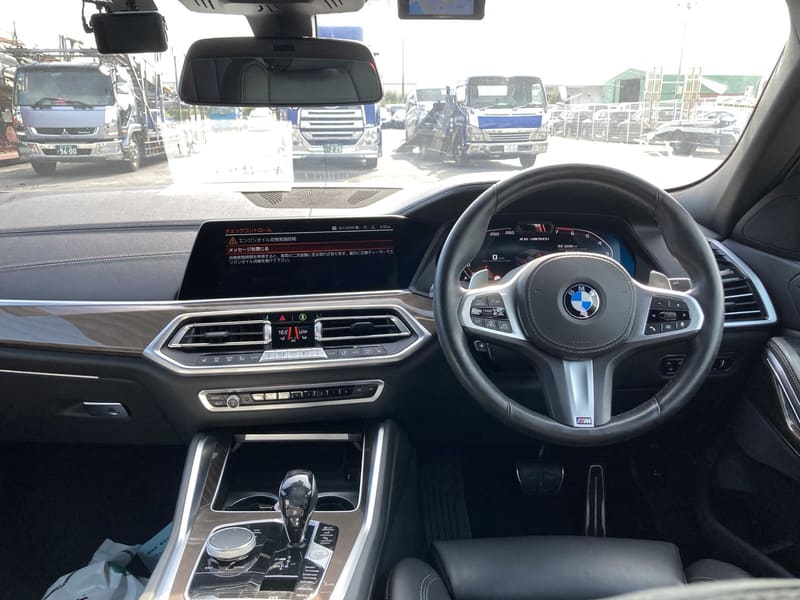 BMW X6 M50i 6