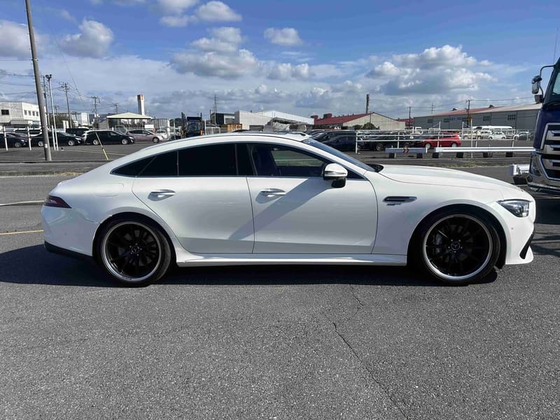 Mercedes Benz AMG GT43 4
