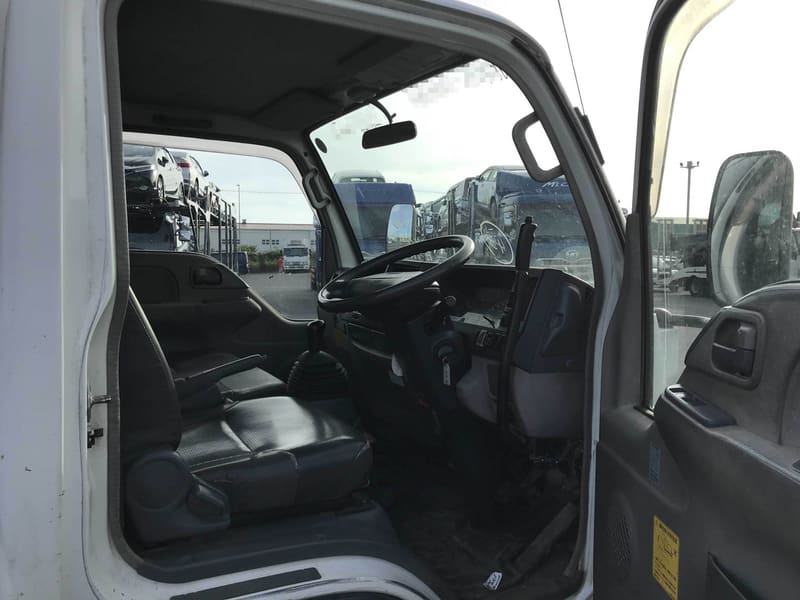 Isuzu ELF 6