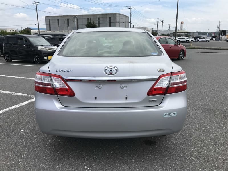 Toyota Premio 4