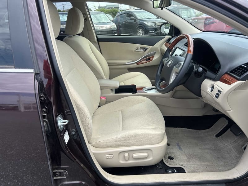Toyota Premio 8
