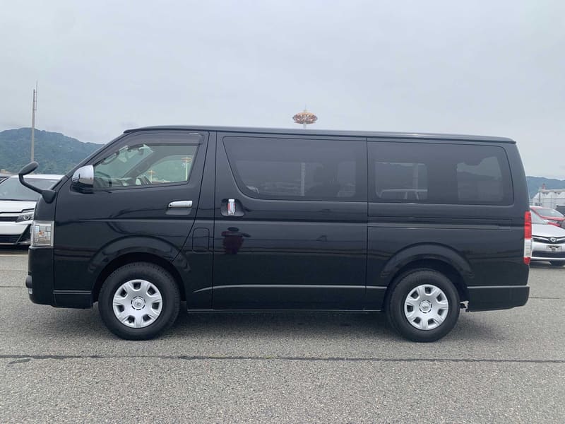 Toyota Hiace VAN 3