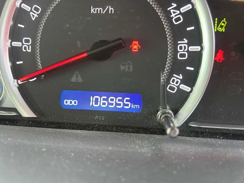 Toyota Voxy 8