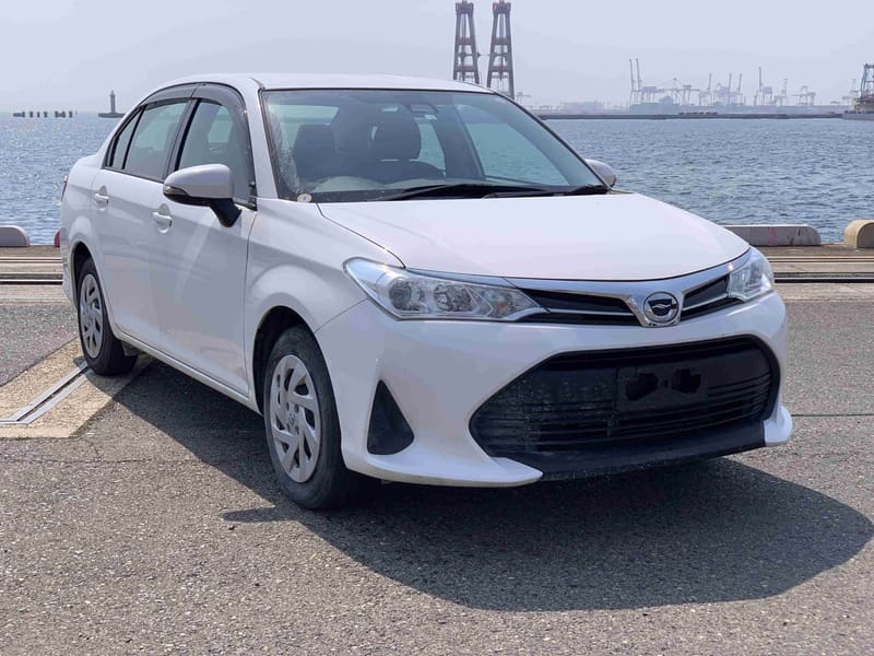 Toyota Corolla Axio 2