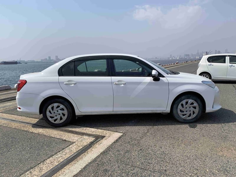 Toyota Corolla Axio 3