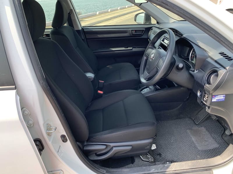 Toyota Corolla Axio 5
