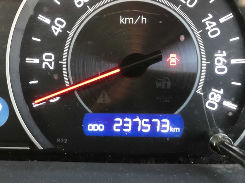 Toyota Voxy 3