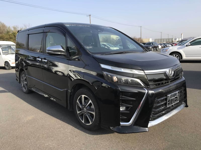 Toyota Voxy 6