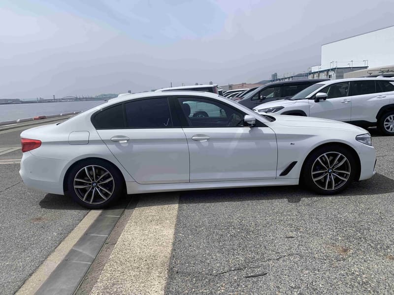 BMW 5 Series 2