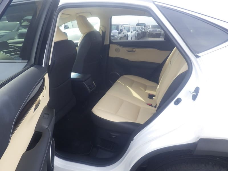 Lexus NX200t 7