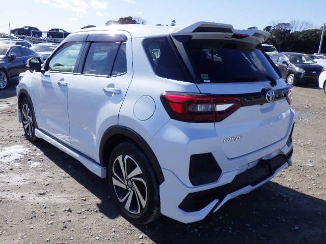 Toyota Raize 3